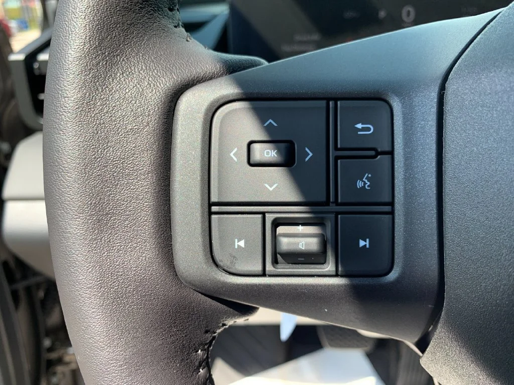 Used 2026  Toyota SE image 27