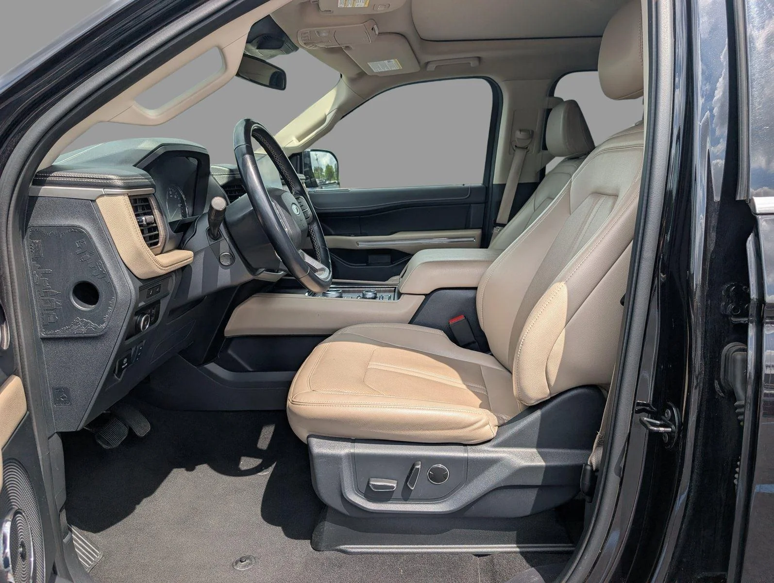Used 2024 Agate Black Ford Limited image 13