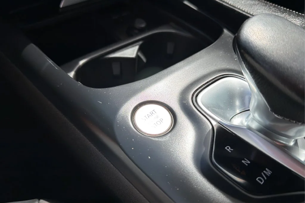 Used 2023 White INFINITI LUXE image 24