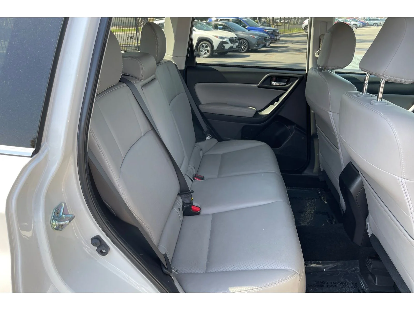 Used 2015 Satin White Pearl Subaru 2.5i Limited image 18