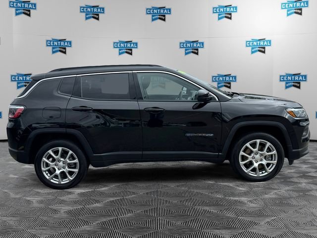 Used 2023 Black Jeep Latitude Lux image 7