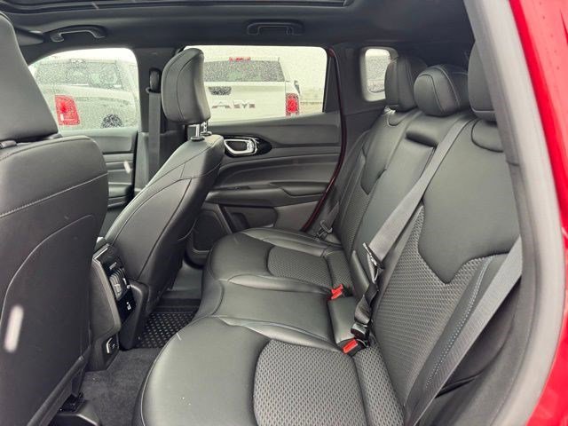 New 2026 Red Hot Pearlcoat Jeep Latitude Altitude image 27