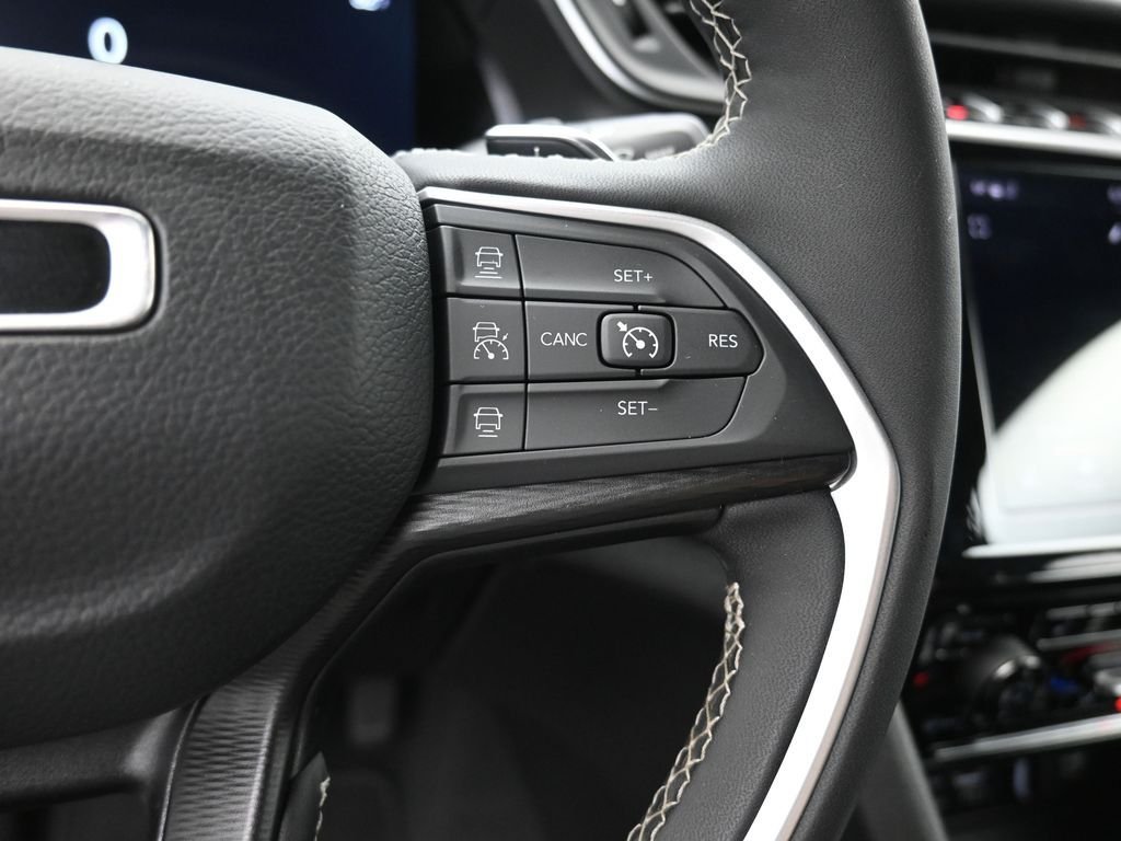 Used 2024 Gray Jeep Altitude image 28