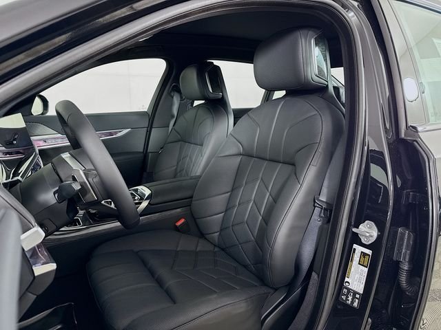 2025 BMW 7 Series 760i - Photo 22
