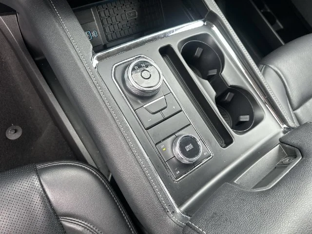 Used 2024 Black Ford XLT image 23