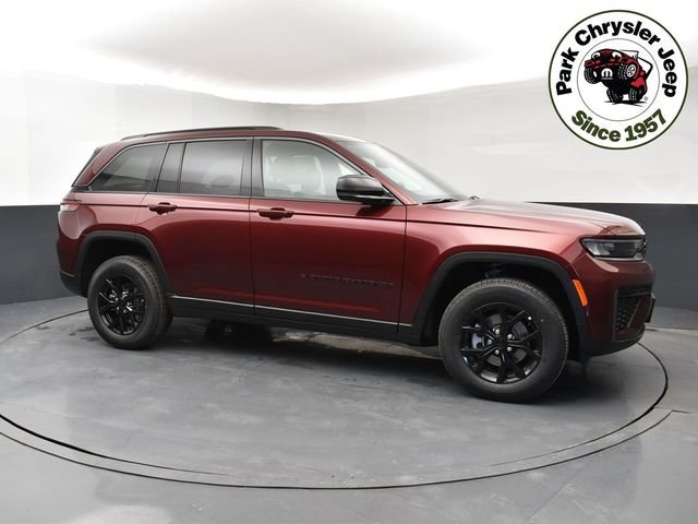New 2026 Velvet Red Pearl-Coat Exterior Paint Jeep Altitude image 1