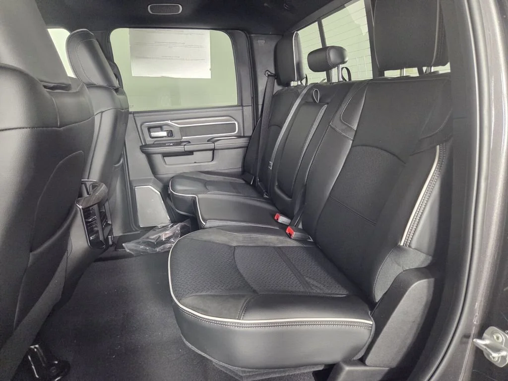 New 2026 Granite Crystal Metallic Clear-Coat Exterior Paint RAM Laramie image 17