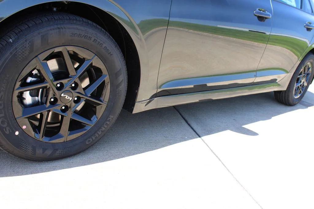 New 2026 Gray Kia LXS image 10