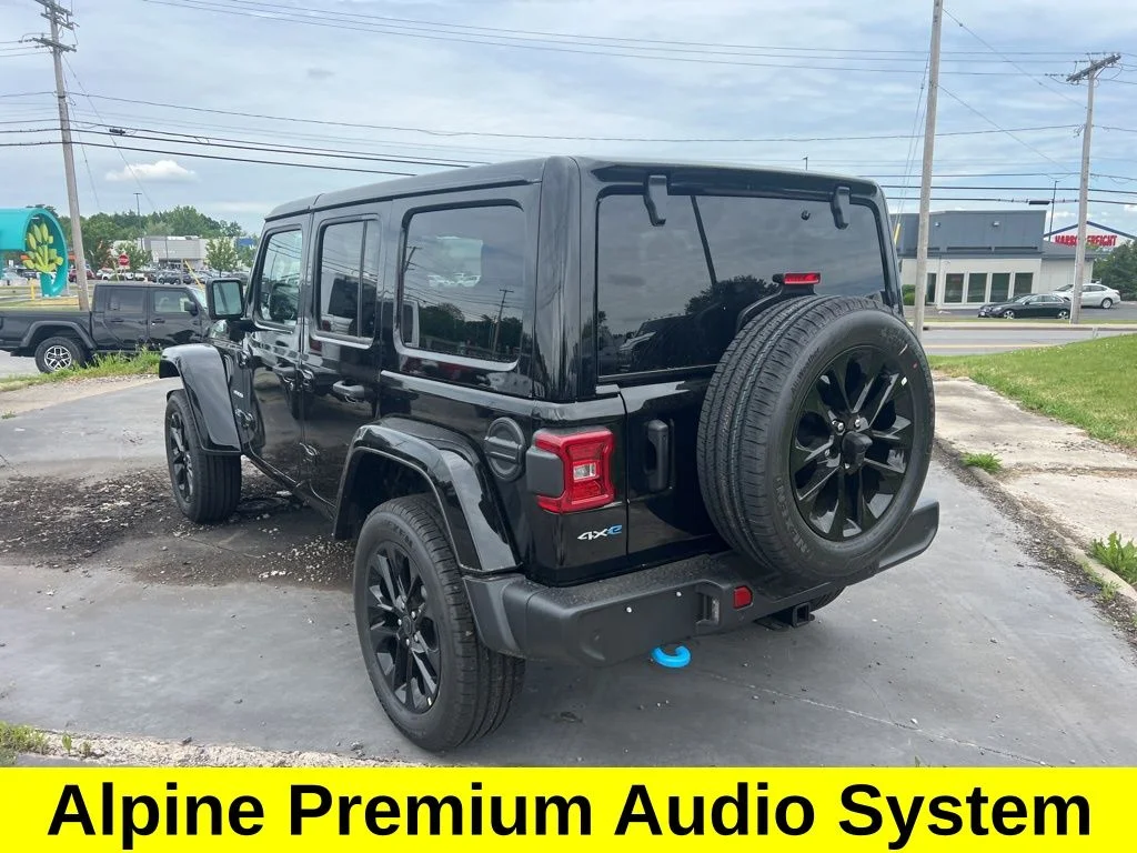 New 2024 Black Clear-Coat Exterior Paint Jeep Sahara 4xe image 5