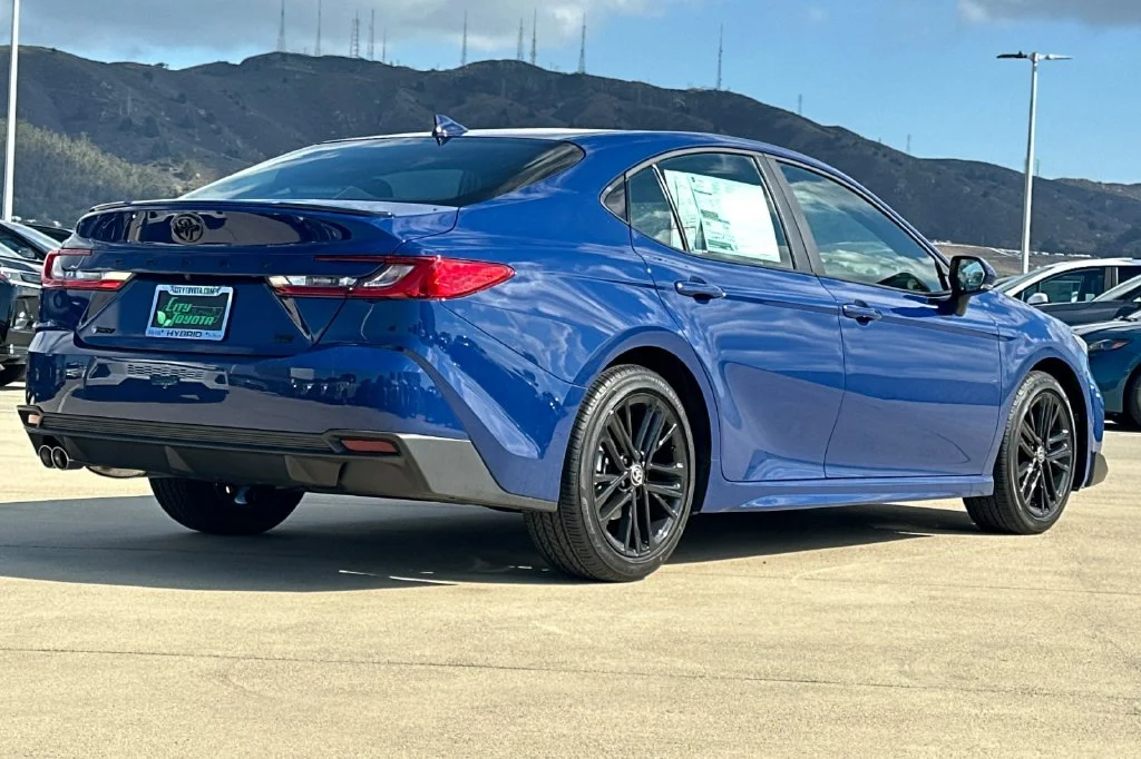New 2026 Reservoir Blue Toyota  SE image 4