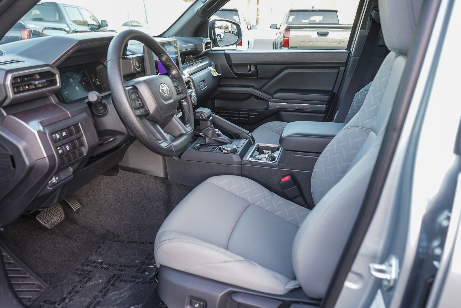 2026 Toyota Tacoma SR5 - Photo 18