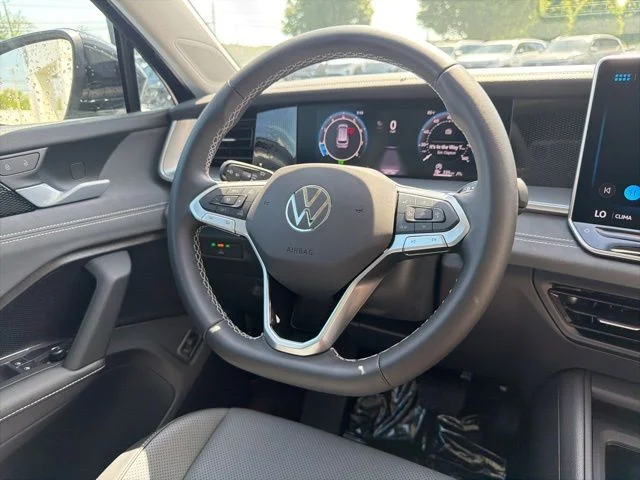 2025 Volkswagen Tiguan SE - Photo 43