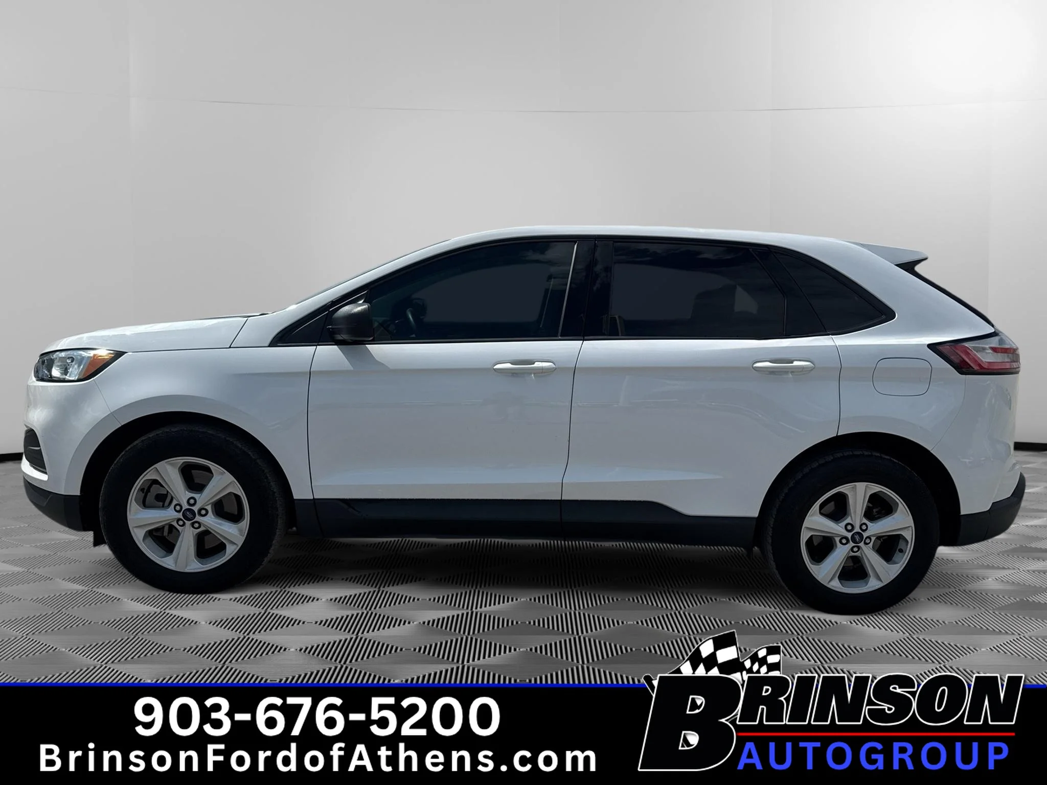 Certified Used 2021 Oxford White Ford SE image 8