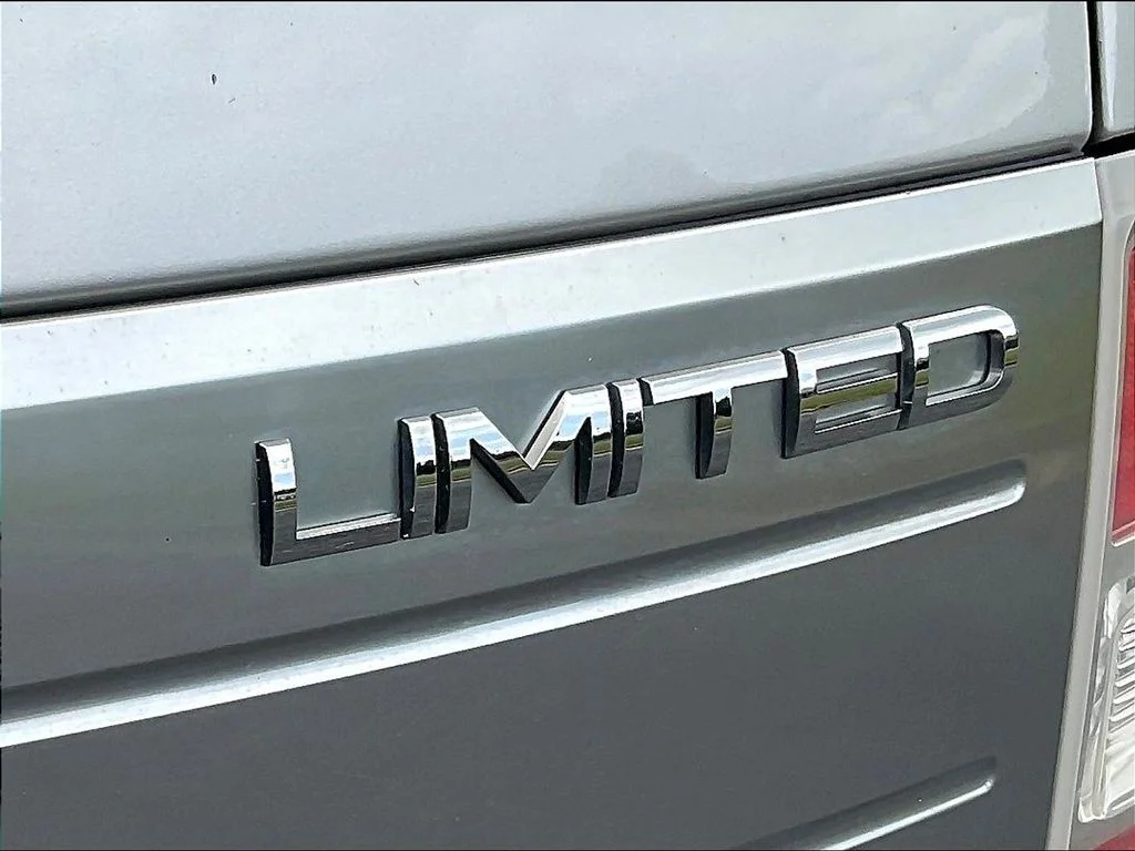Used 2012 Silver Ford Limited image 24