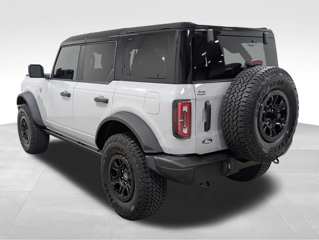 New 2026 Avalanche Gray Ford Badlands® image 23