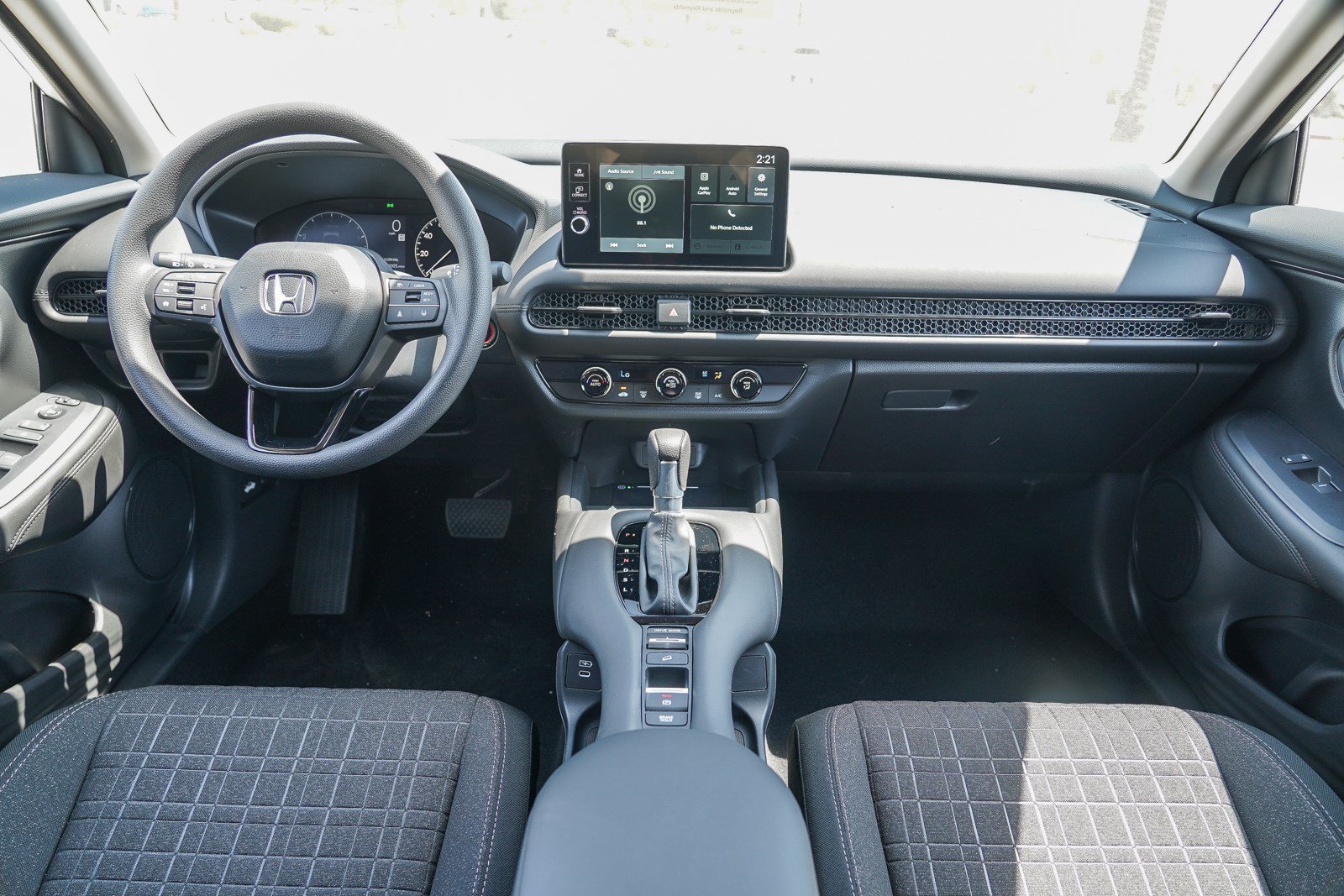 New 2027 Platinum White Pearl Honda LX image 14