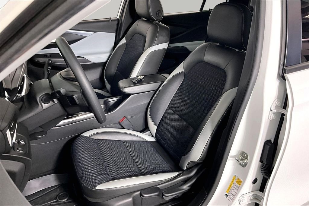Used 2024 White Buick Preferred image 20