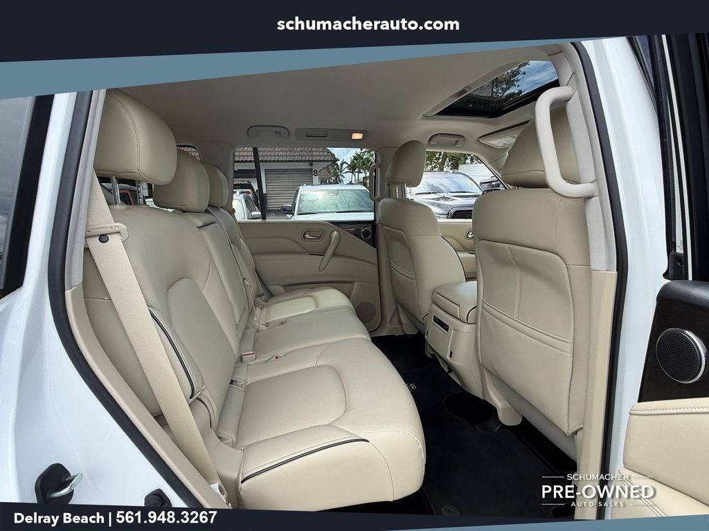 Used 2024 White INFINITI LUXE image 16
