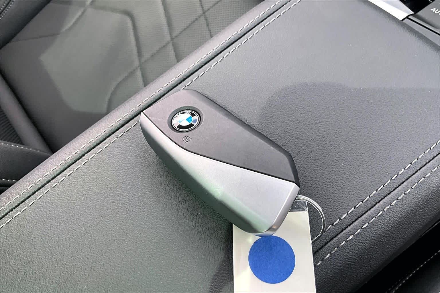 Used 2025 Black Sapphire Metallic BMW xDrive28i image 14