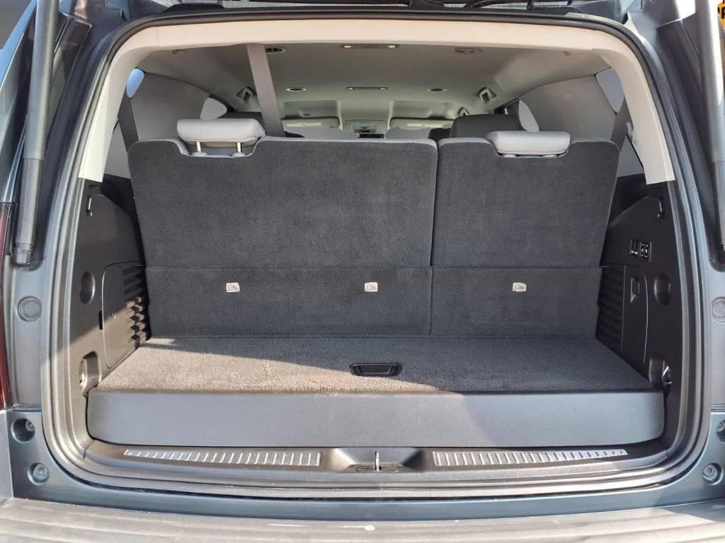 Used 2020 SHADOW GRAY METALLIC Chevrolet LT image 9