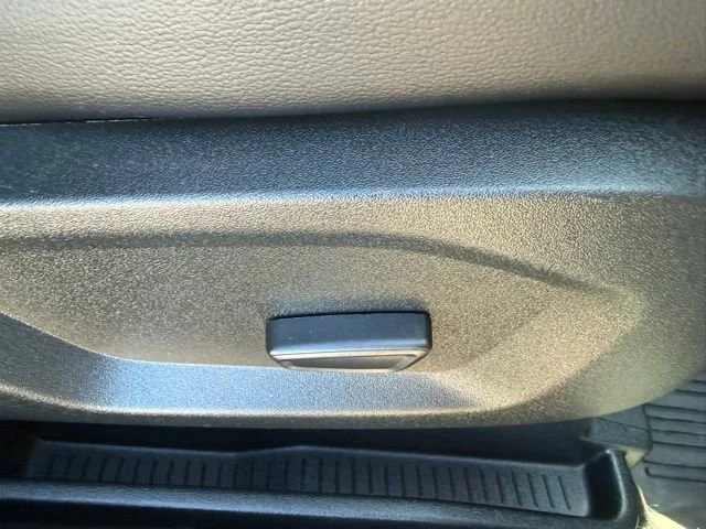 Used 2022 Black Ford SEL image 53