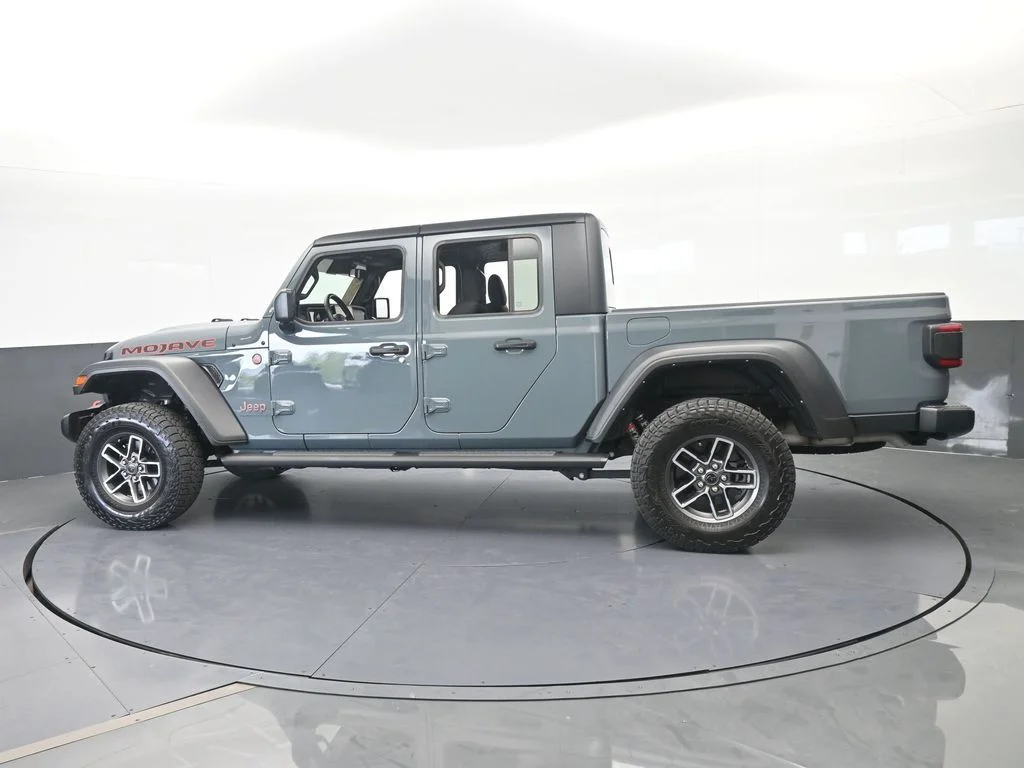 Used 2024 Anvil Clear Coat Jeep Mojave image 3
