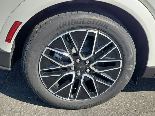 New 2026 Star White Metallic Tri-coat Ford Premium image 6