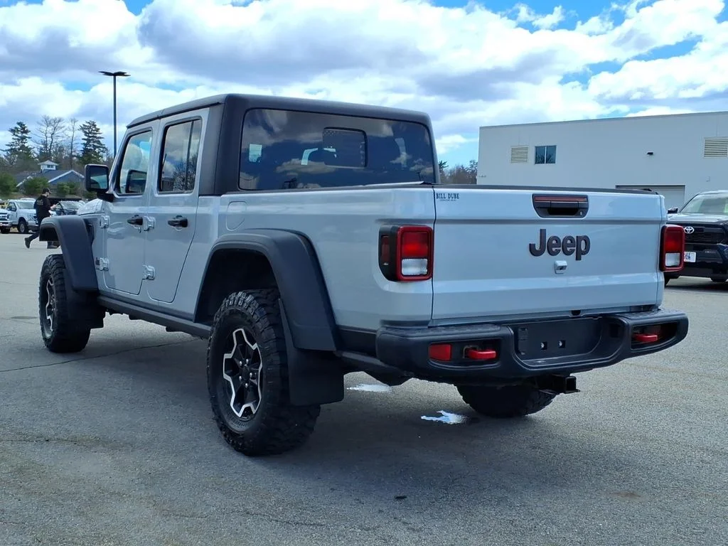 Used 2023 Silver Jeep Rubicon image 19