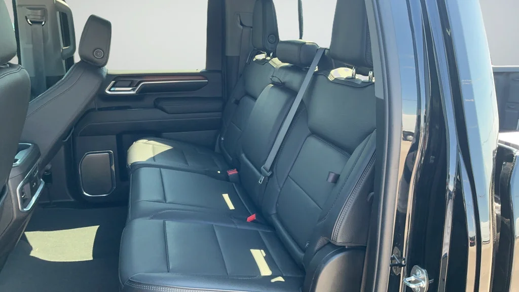 Used 2024 Onyx Black GMC Denali image 20