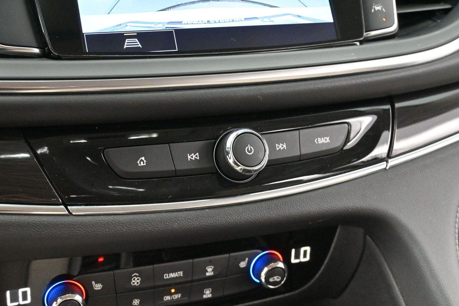 Used 2023 Summit White Buick Essence image 24
