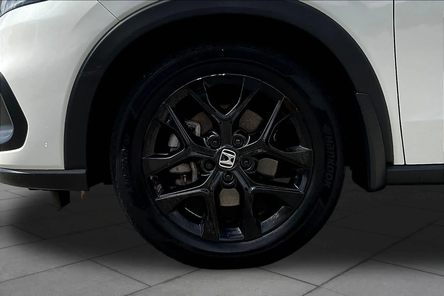 Used 2023 Platinum White Pearl Honda Sport image 11