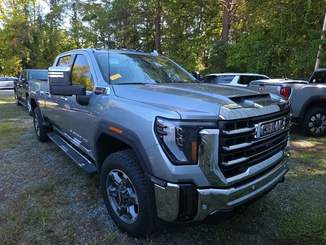 Used 2025 Silver GMC SLT image 6