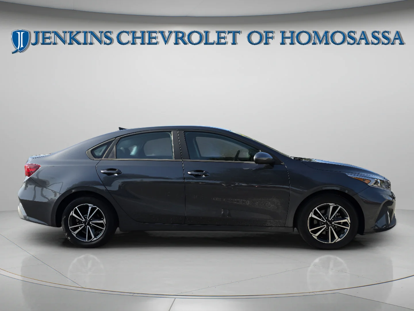 Used 2023 Gravity Gray Kia LXS image 3