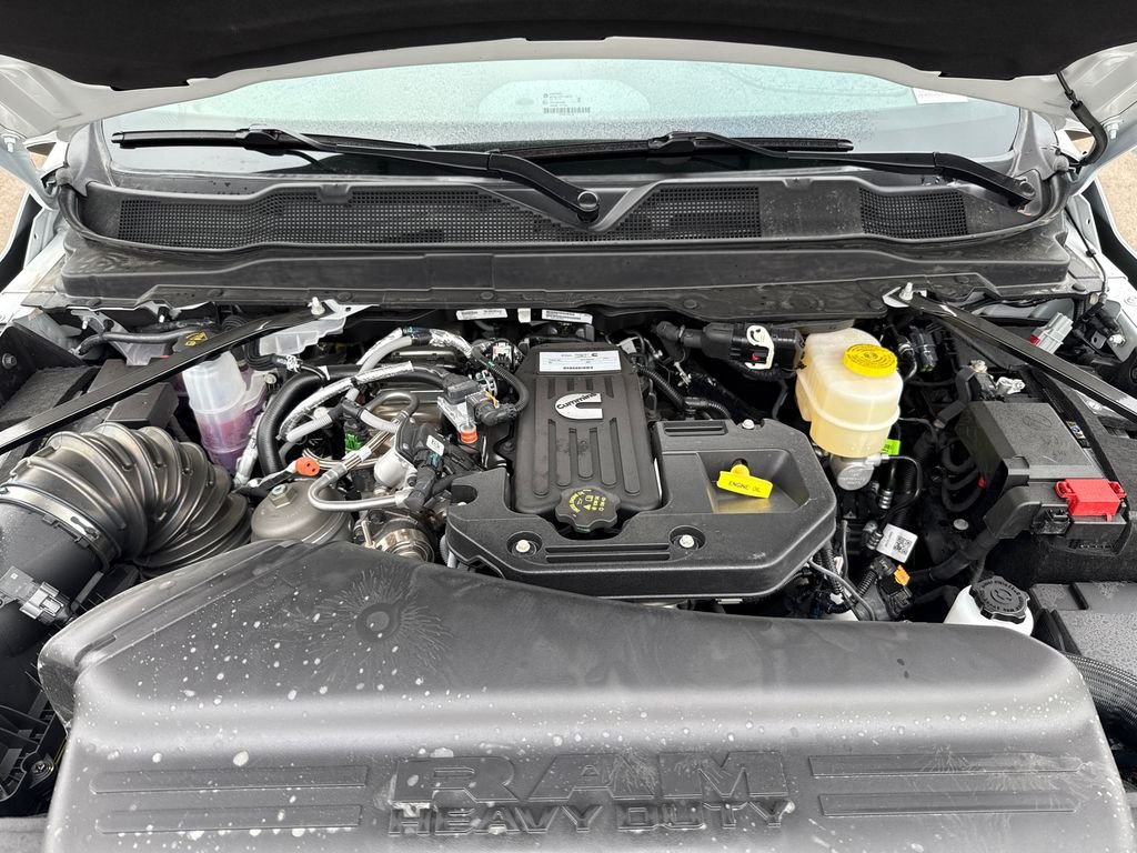 New 2026 Bright White Clear-Coat Exterior Paint RAM Laramie image 9