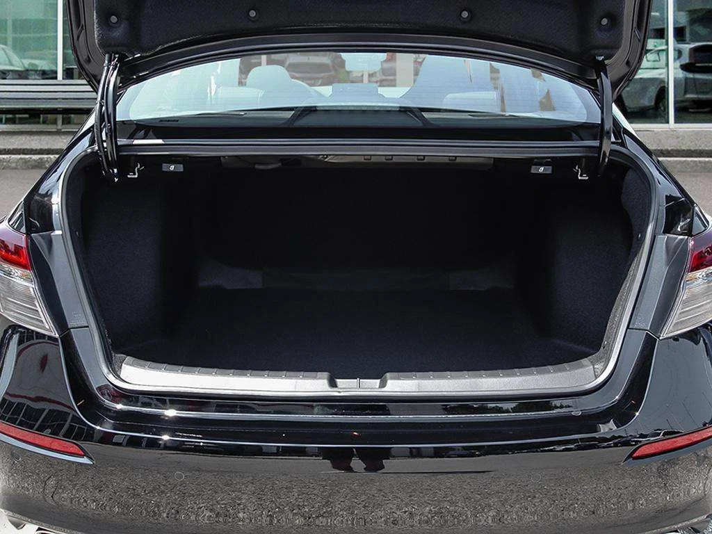 New 2026 Crystal Black Pearl Honda Si Shift into something special. image 7