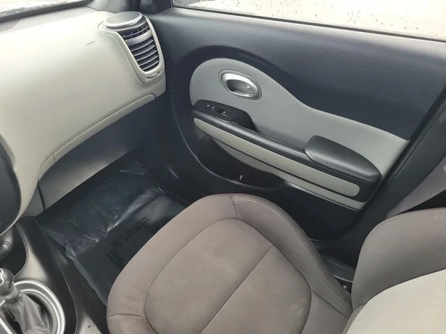 Used 2016 Silver Kia Base image 12