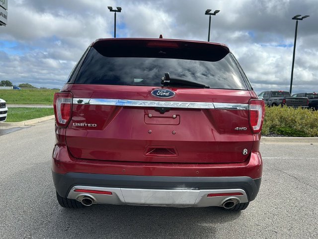 Used 2017 Red Ford Limited image 3