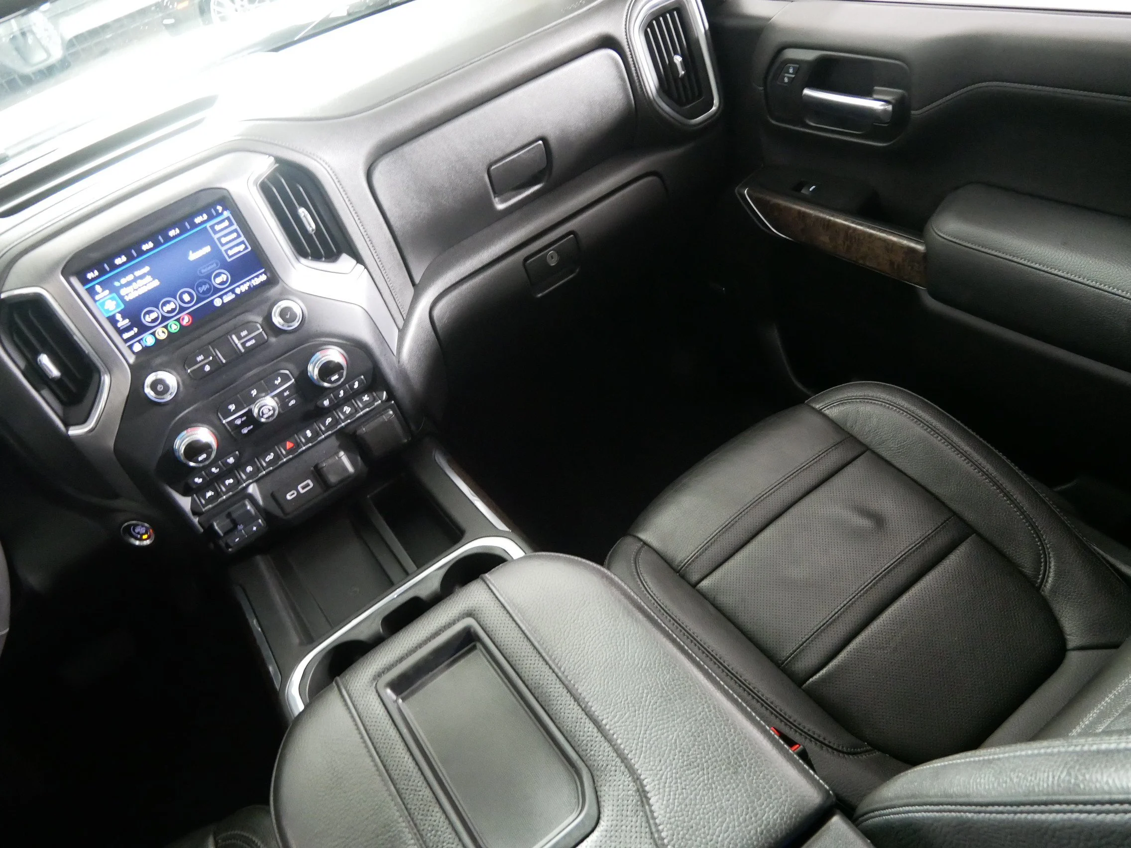 Used 2020 White Frost Tricoat GMC Denali image 11