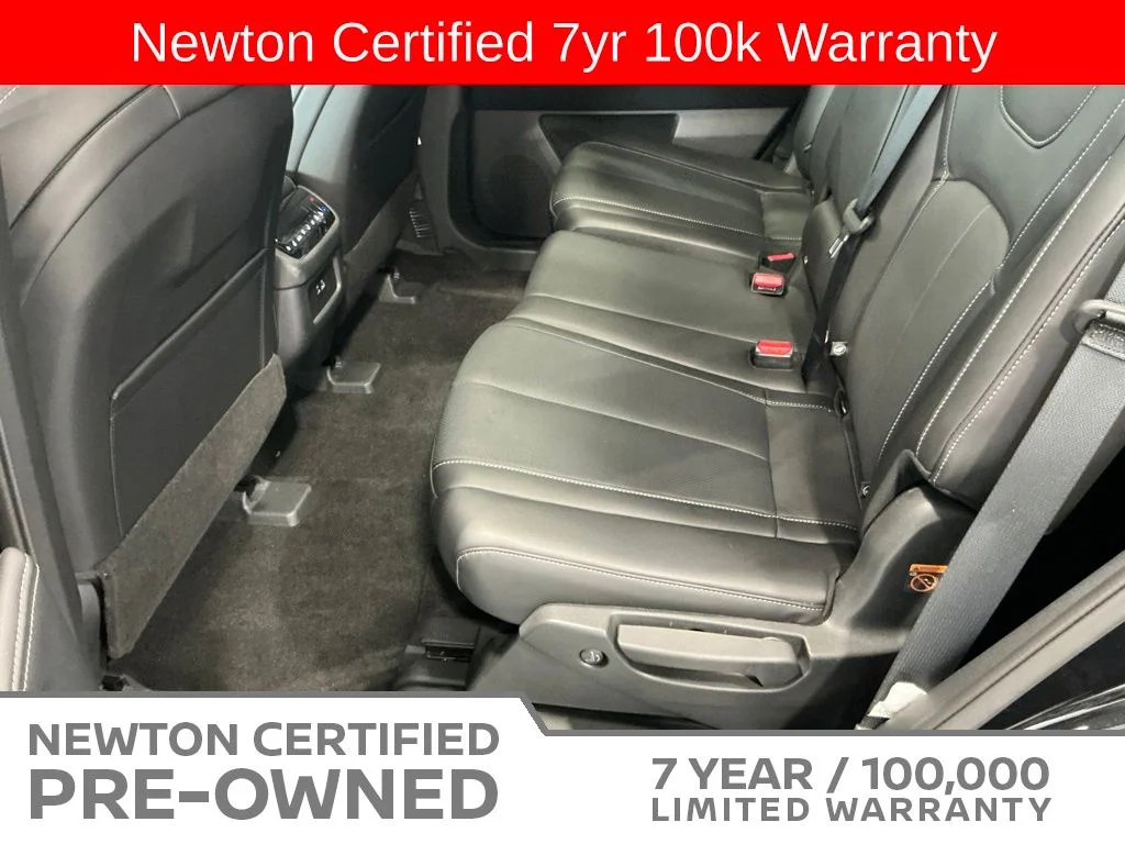 Certified Used 2025 Mineral Black INFINITI LUXE image 19