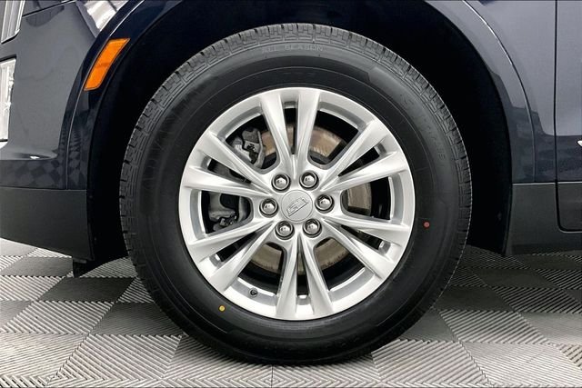 Used 2022 Dark Moon Blue Metallic Cadillac Luxury image 10