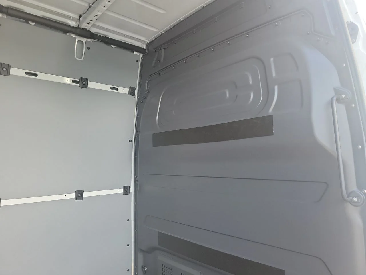 New 2026 Arctic+White Mercedes-Benz Cargo 170 WB image 14