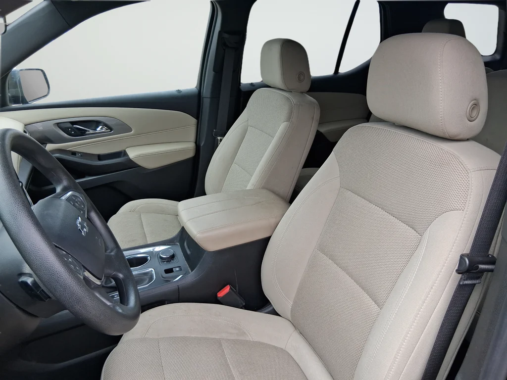 Used 2022 Black Chevrolet LS image 17