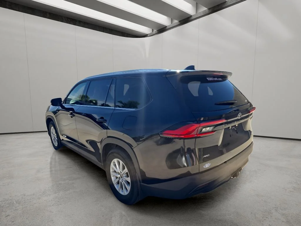 Used 2024 Black Toyota XLE image 3