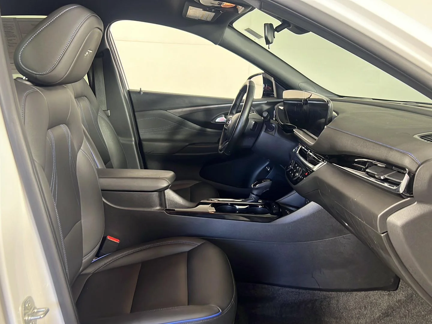 Used 2024 Summit White Buick Sport Touring image 5