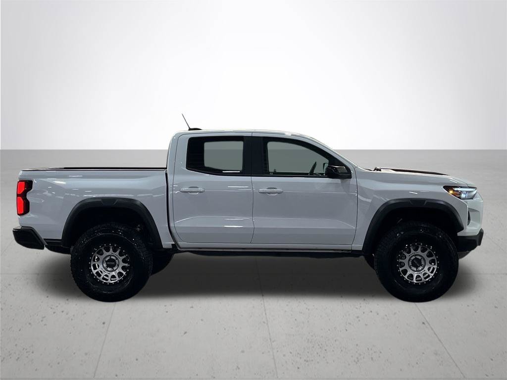 Used 2025 White Chevrolet ZR2 image 9