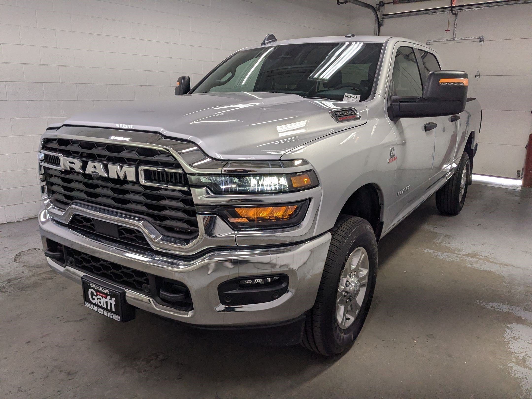 New 2026 Silver-Zynith Exterior Paint RAM Big Horn image 9