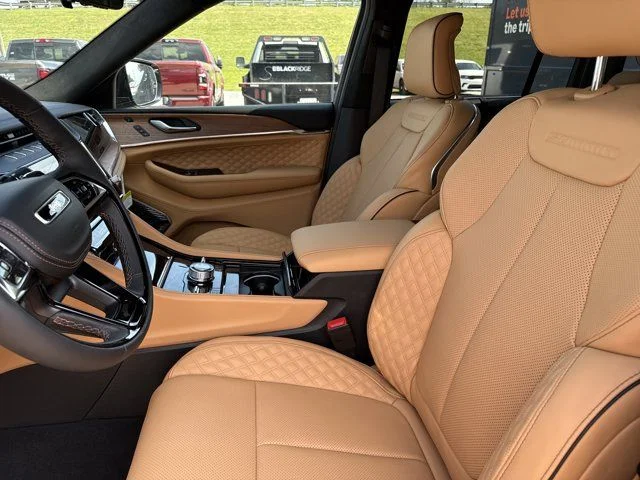 New 2026 Baltic Gray Metallic Clear-Coat Exterior Paint Jeep Summit image 4