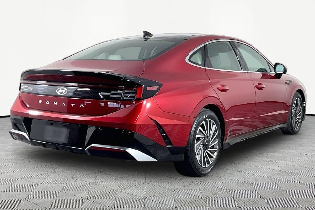 Used 2024 Red Hyundai Limited image 6