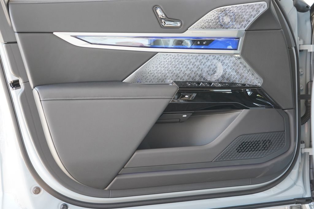 New 2026 Brooklyn Grey Metallic BMW 760i xDrive image 9