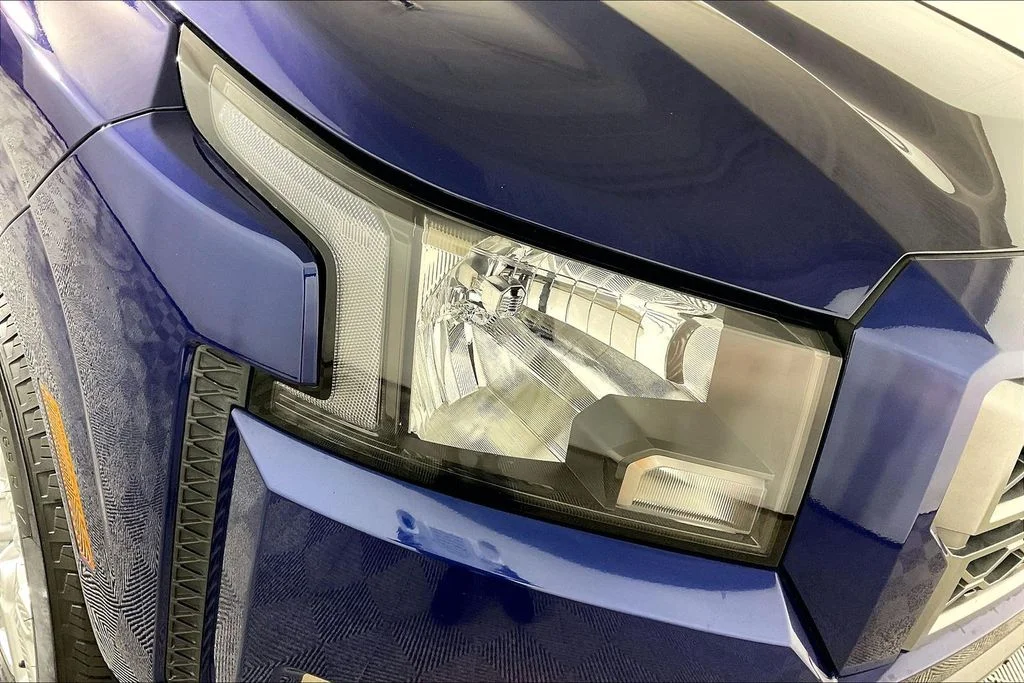 Used 2022 Blue Nissan SV image 27